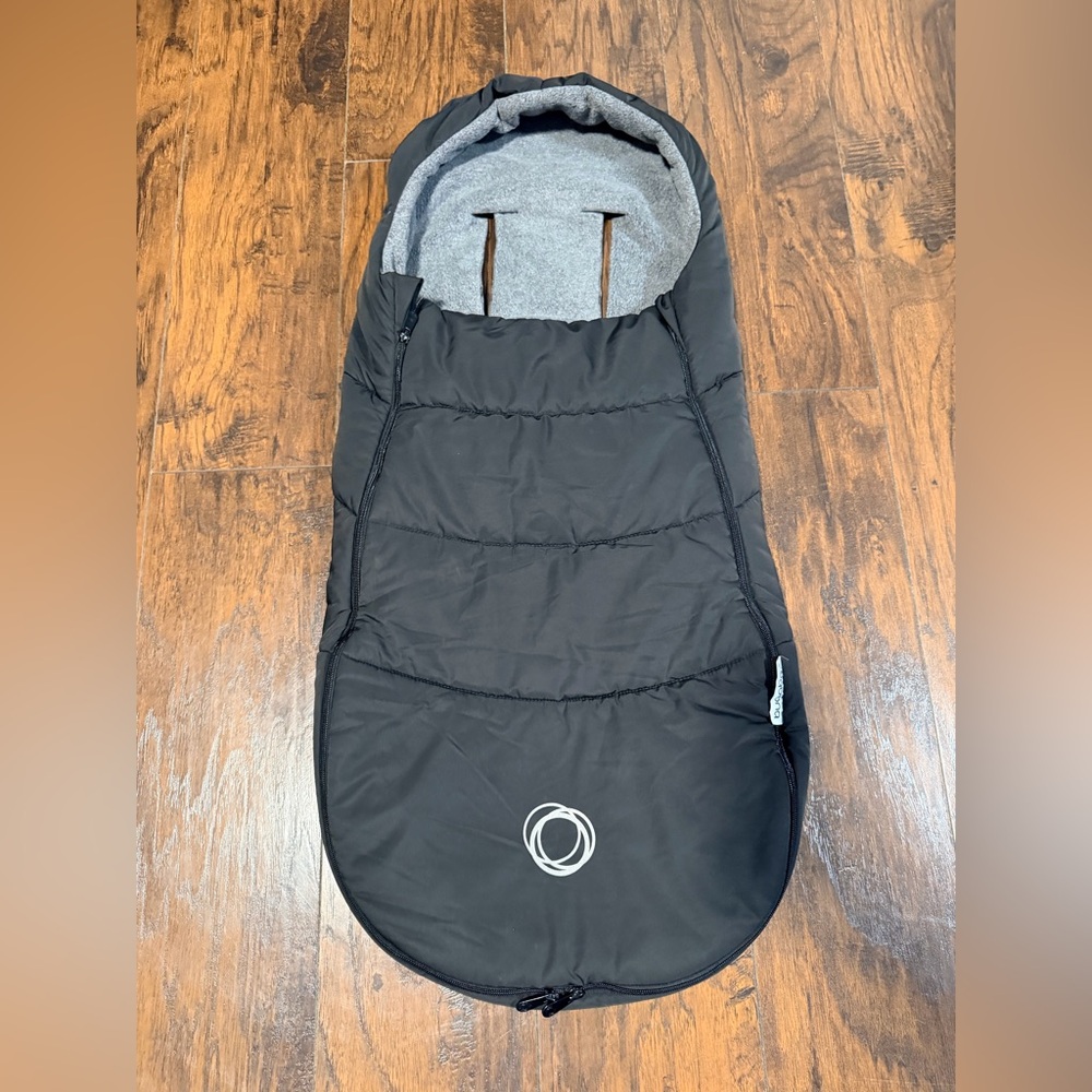 Bugaboo footmuff in black USED
